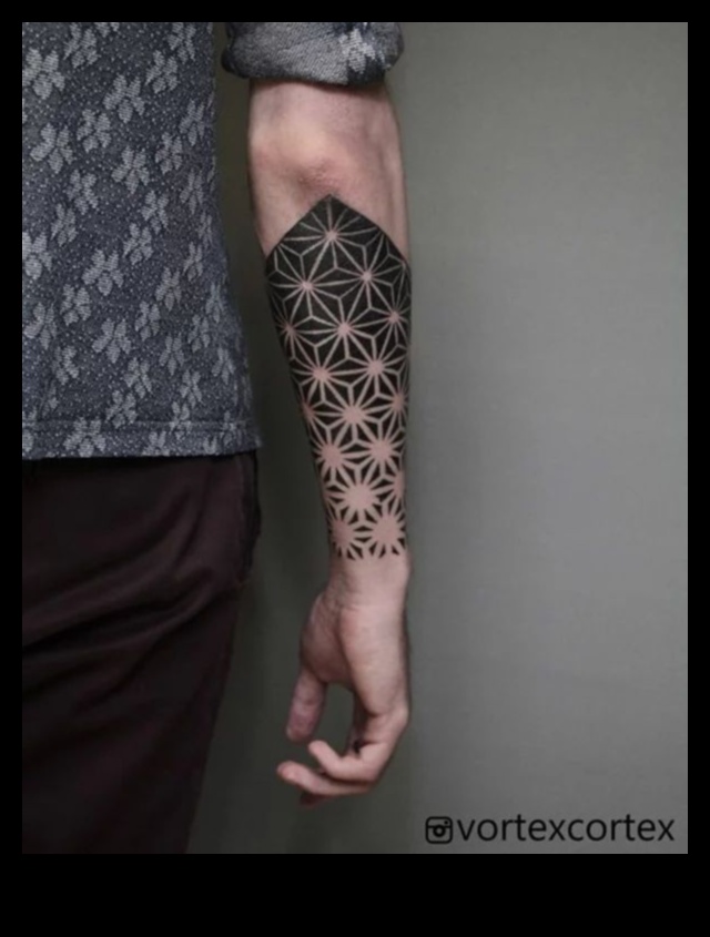 Tetovējumu mozaīkas: skaistu dizainu veidošana pa gabalam