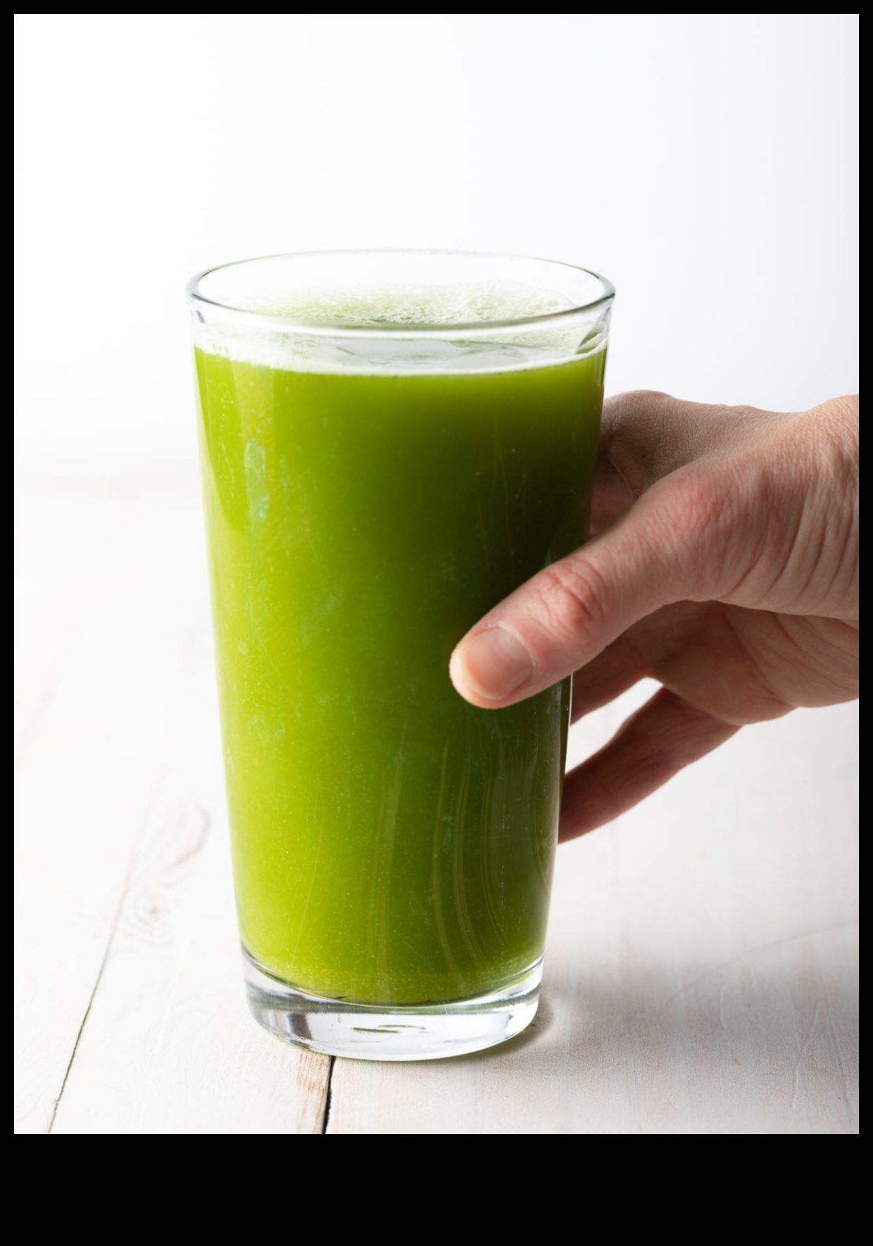 Detox ceļā — 5 ātras un ērtas sulas receptes aizņemtai dzīvei 4 Detox, atrodoties ceļā: ātri un ērti sulu risinājumi aizņemtai dzīvei