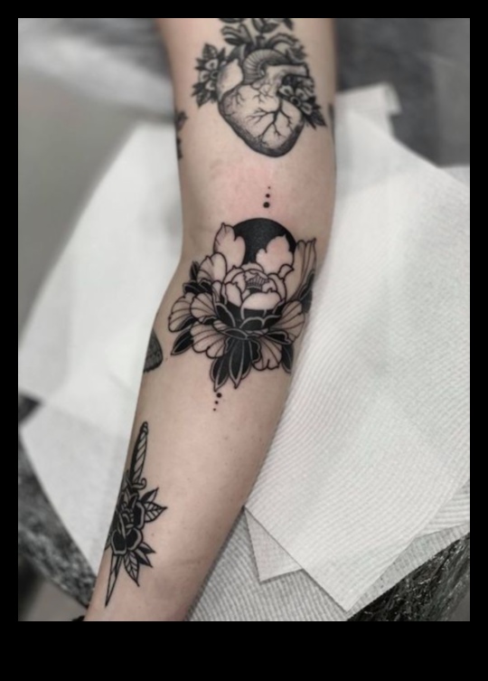 Vintage mākslinieciski tradicionāli tetovējumi pārdomāti ar precizitāti un eleganci 3 Vintage mākslinieciskums: tradicionāli tetovējumi, kas izgatavoti ar precizitāti un eleganci