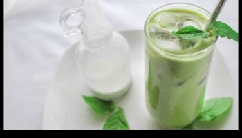 Atdzesēts un mierīgs: uzlabojiet savu dienu ar ledus zaļo tēju