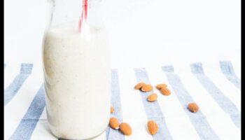 Rīta prieks: sāciet savu dienu ar mandeļu piena barojošo spēku