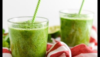 Zaļš un mirdzošs: iegūstiet mirdzošu ādu ar uzturvielām bagātiem smūtijiem